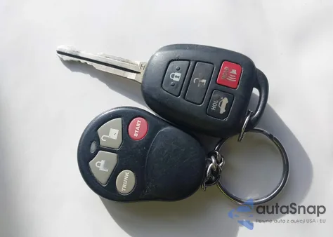 2015 Toyota Corolla Le Plus z USA, uszkodzony, nr VIN 2T1BURHE5FC451702